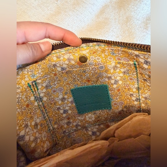 Lyons Teal Leather Biggie Bee Crossbody Sling Bag Purse 1.5L - Picture 8 of 16